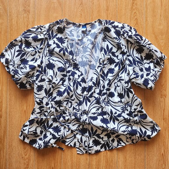 Old navy wrap blouse - Picture 1 of 3